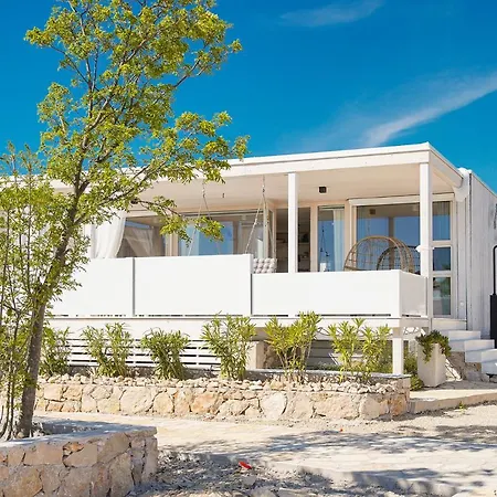 Buqez Ecovilla 59 - Delphina Hébergement de vacances